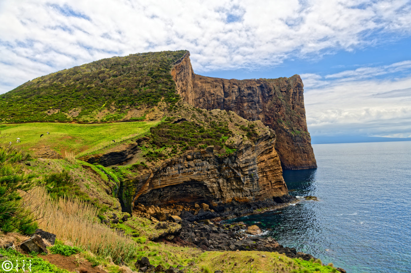 Paysage île de São Jorge aux Açores.