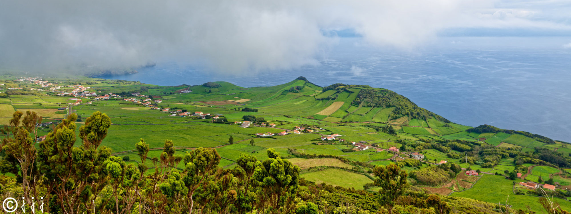 Paysage île de São Jorge aux Açores.