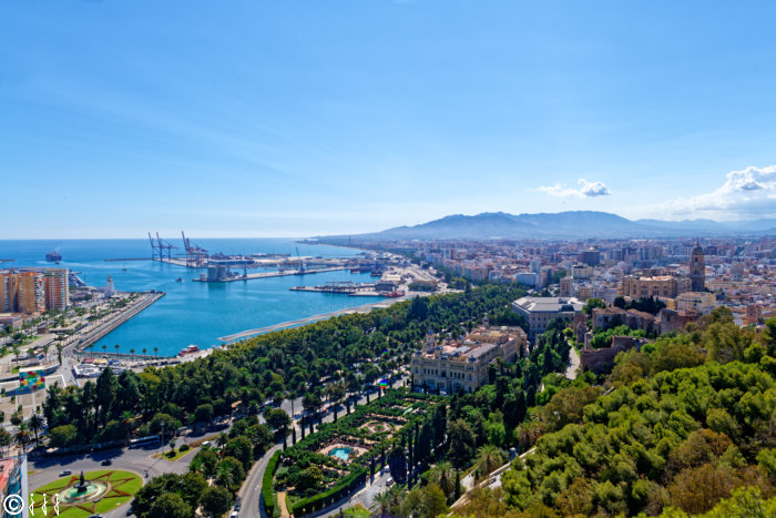 Vue sur la zone portuaire de Malaga.