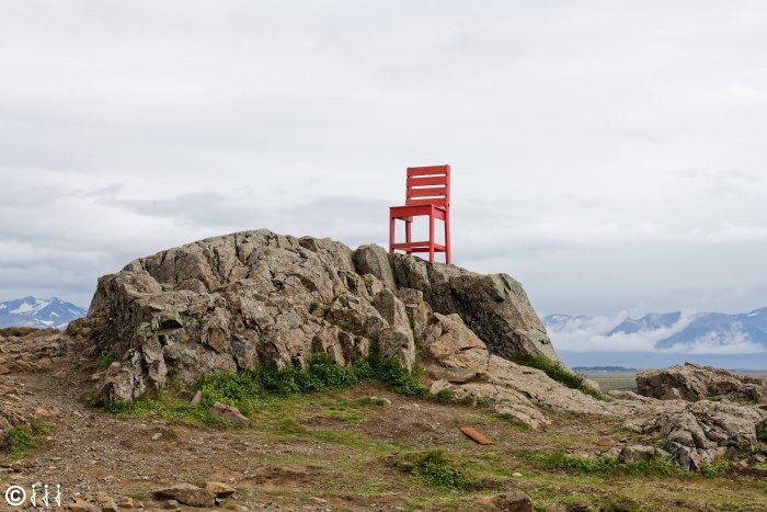 Chaise rouge en Islande.
