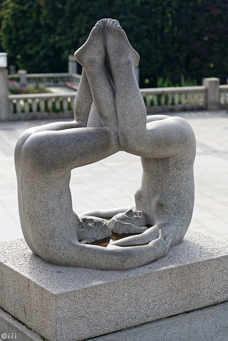 Sculpture en granit de Gustav Vigeland.