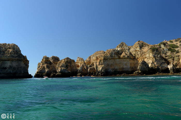 rocher sur la côte de l'algarge.