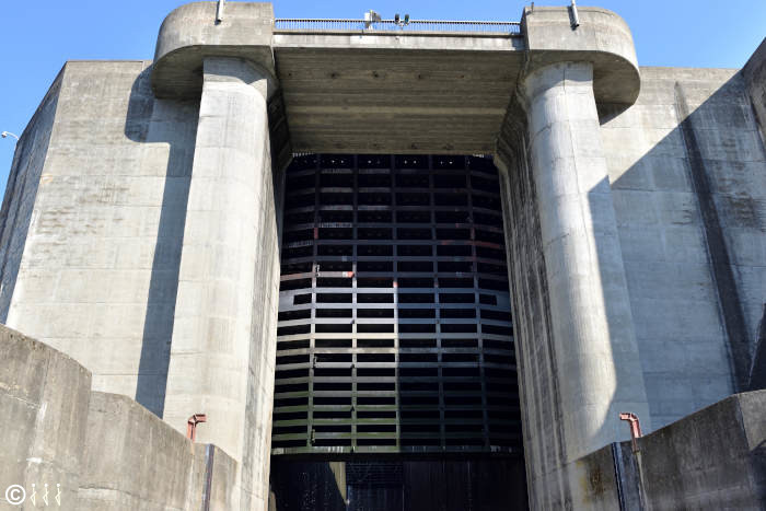 porte de l'écluse de Carrapatelo.